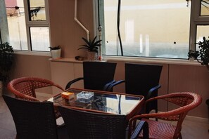 Luokittelematon kuva, 5 kautta 16, painike