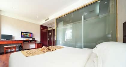 Changtai Hezheng Business Hotel