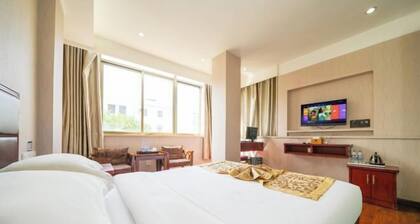 Changtai Hezheng Business Hotel