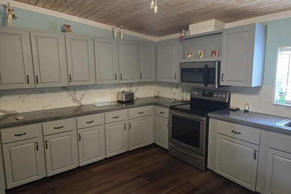 Frigorífic, microones, forn i placa de cuina