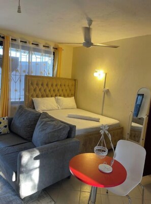 1 camera, Wi-Fi, lenzuola