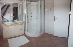 Towels, soap, toilet paper - Maison de Campagne (Villevoques)