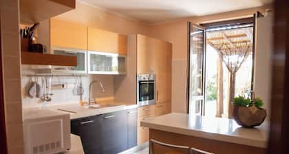 Casa Schatz is a spacious cottage with a large furnished garden and swimming pool.