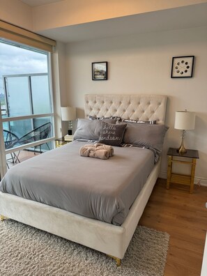 1 bedroom, desk, iron/ironing board, WiFi