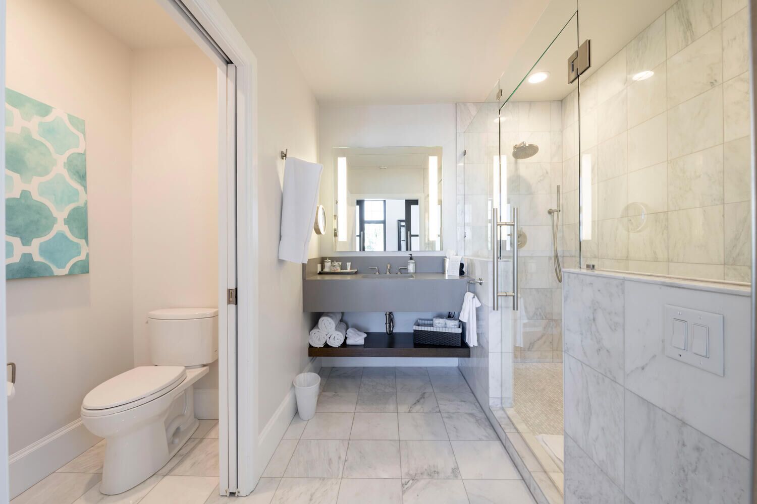 シャワー、タオル