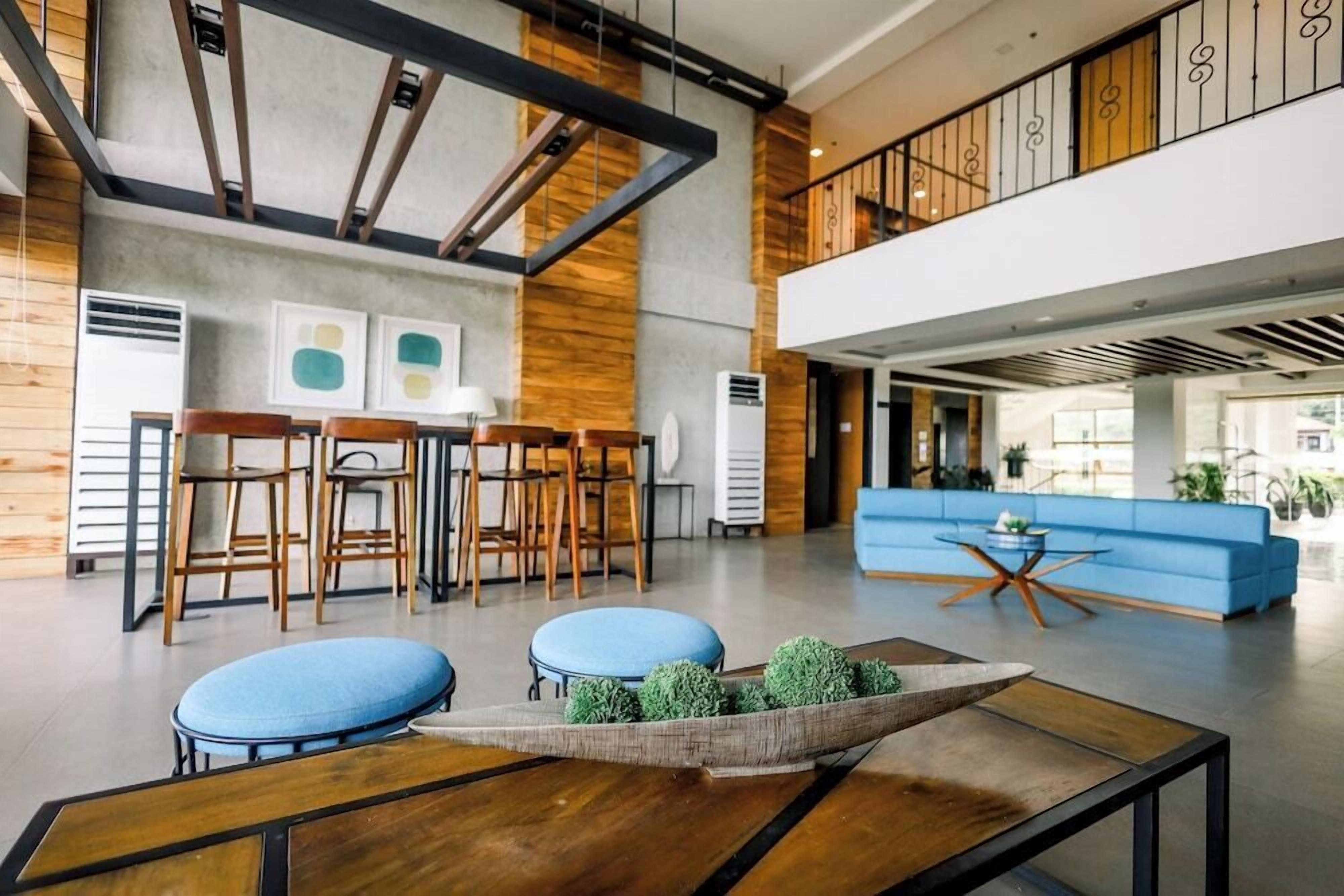 المنشأ ة من الداخل