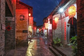 Unclassified image, 5 of 37, button - Huangyao Ancient Town (Zhaoping)