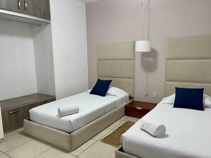 2 makuuhuonetta, silitysrauta/-lauta, vauvan matkasänky, Wi-Fi