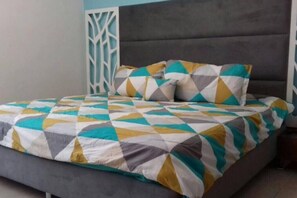 2 quartos, ferros/tábuas de passar roupa, Wi-Fi, roupa de cama