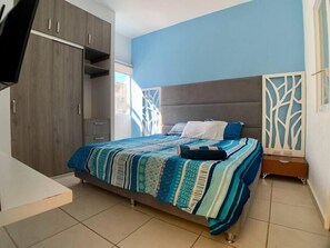 2 slaapkamers, een strijkplank/strijkijzer, wifi, beddengoed