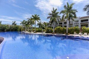 Pool - Wellness apartment | Golf Club, pool and spa (Nuevo Vallarta)