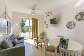 TV - Wellness apartment | Golf Club, pool and spa (Nuevo Vallarta)