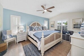 3 bedrooms, desk, iron/ironing board, travel cot