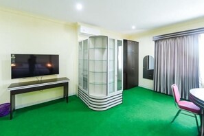 Exterior - RedDoorz @ Brother Homestay Kupang (Kupang)