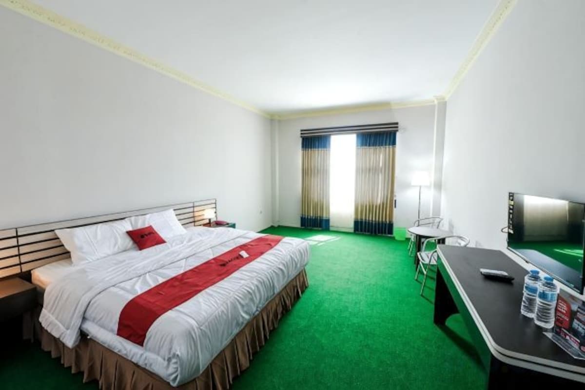 RedDoorz Room