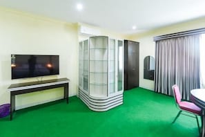 Exterior - RedDoorz @ Brother Homestay Kupang (Kupang)