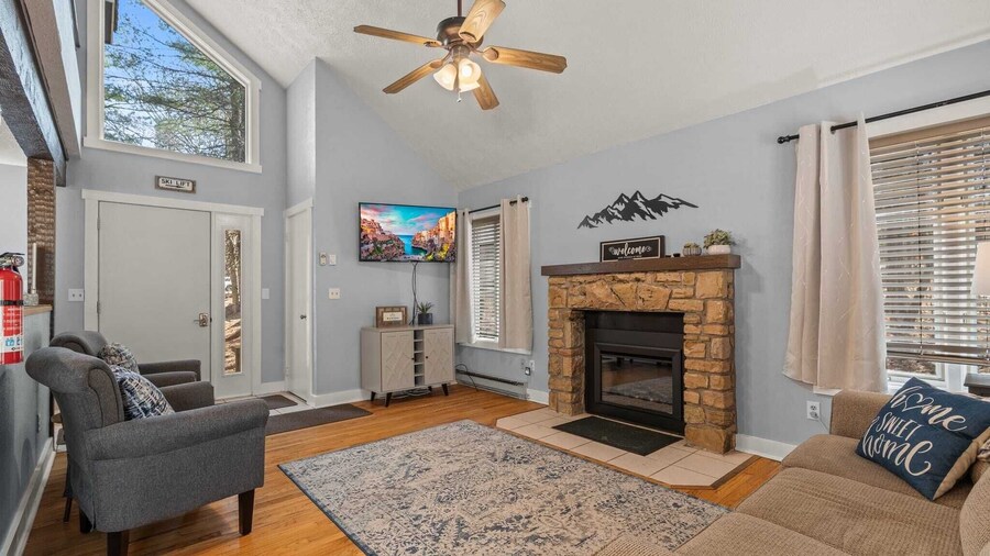 Slalom by Avantstay Walk to Ski Slopes!