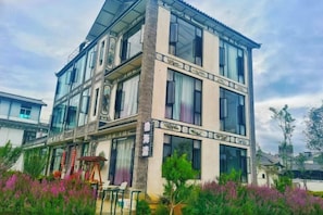 Unclassified image, 5 of 50, button - Dali Liwan Seaview Inn (Dali City)