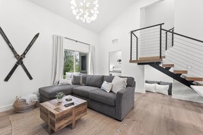 Living area - Creekside 3B/3B Townhome - 1 Block to Ski Lift! (Park City)