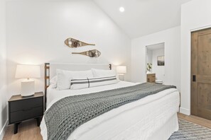 3 bedrooms, iron/ironing board, WiFi, bed sheets - Creekside 3B/3B Townhome - 1 Block to Ski Lift! (Park City)