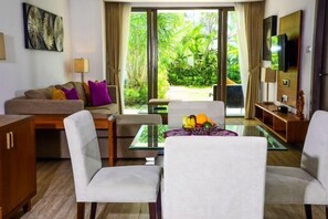 Living area - LV8 Resort Hotel Bali (Bali)