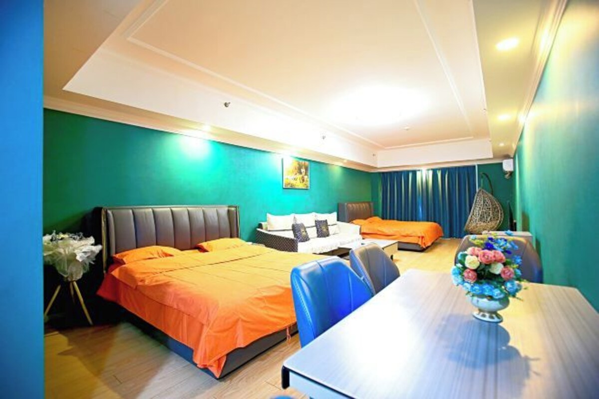 Deluxe 2-bed Room
