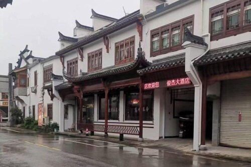 Junjie Hotel, Luxian County