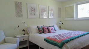 3 bedrooms, in-room safe, WiFi, bed sheets