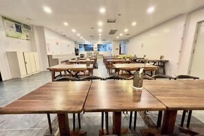 Restaurant - Super 8 Hotel (Qitai Tuanjie South Road Branch) (Qitai)