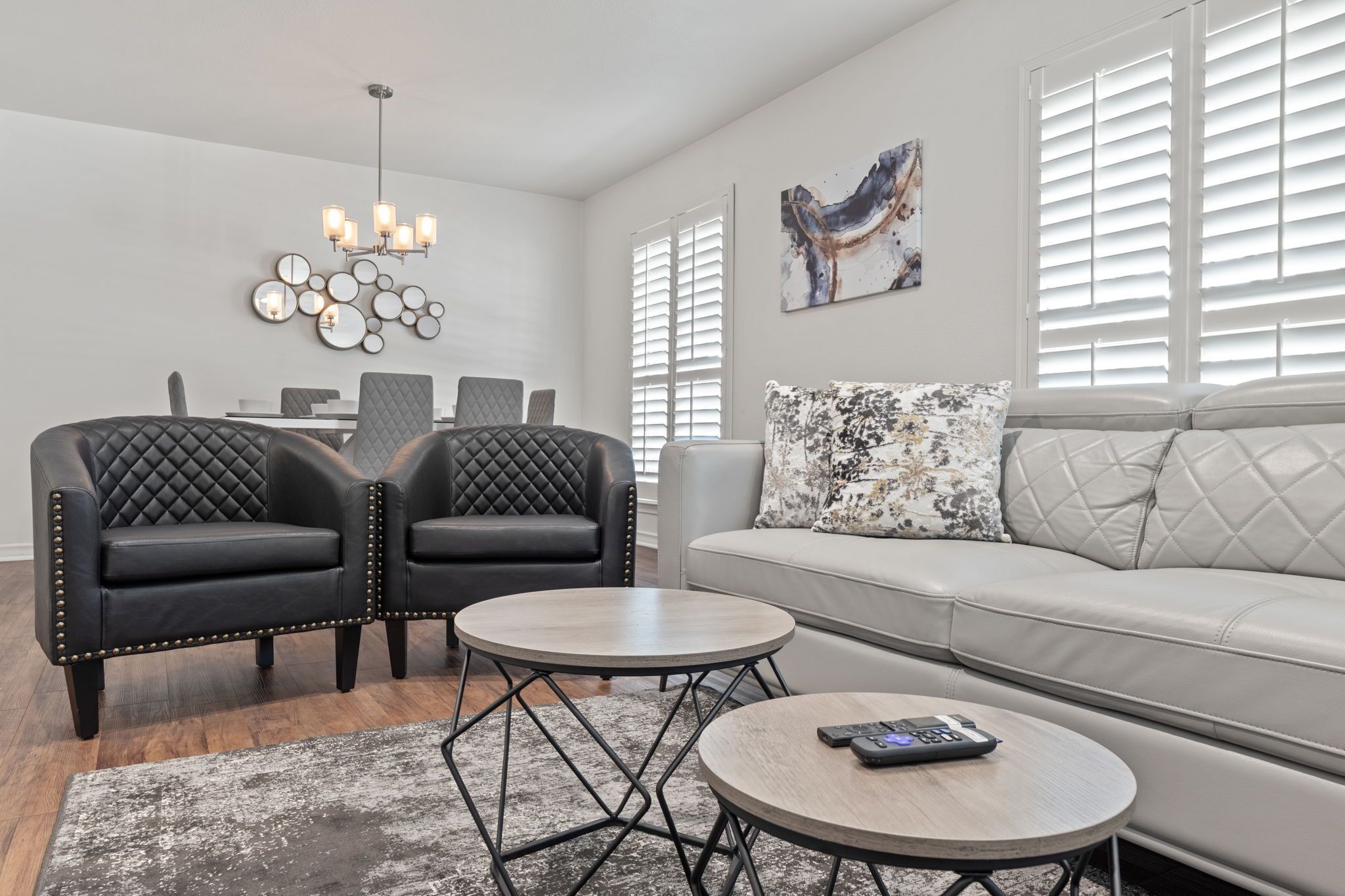 Luxury 3-bedroom house in Serene Dallas Area with AC, WIFI, Wet Bar, Game Room