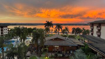 2 piscinas al aire libre