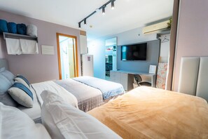 公寓 | 1 多间卧室、办公桌、笔记本电脑工作区、遮光窗帘