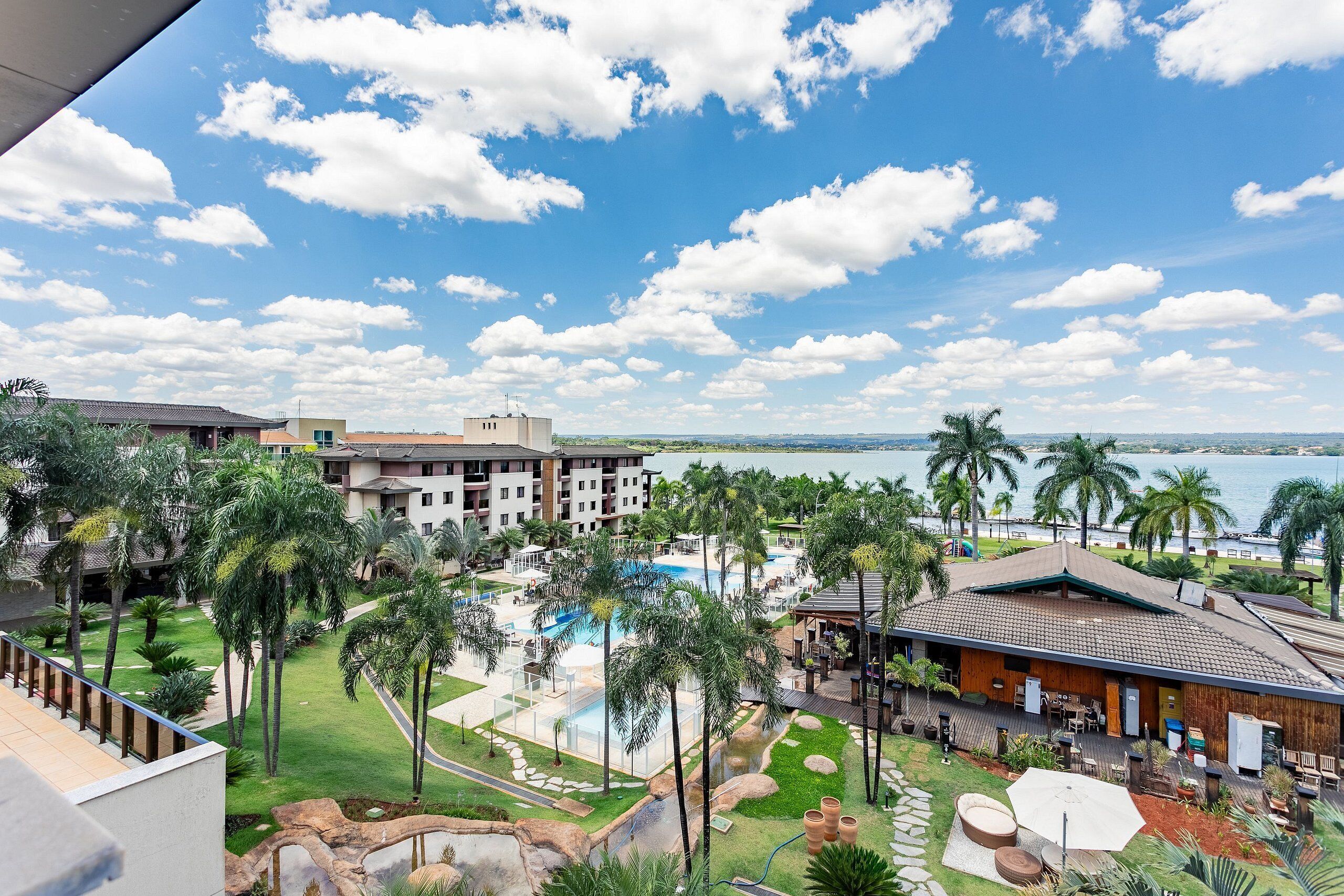 2 outdoor pools