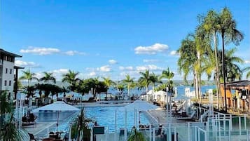 Apartamento básico | Piscina | 2 piscinas externas