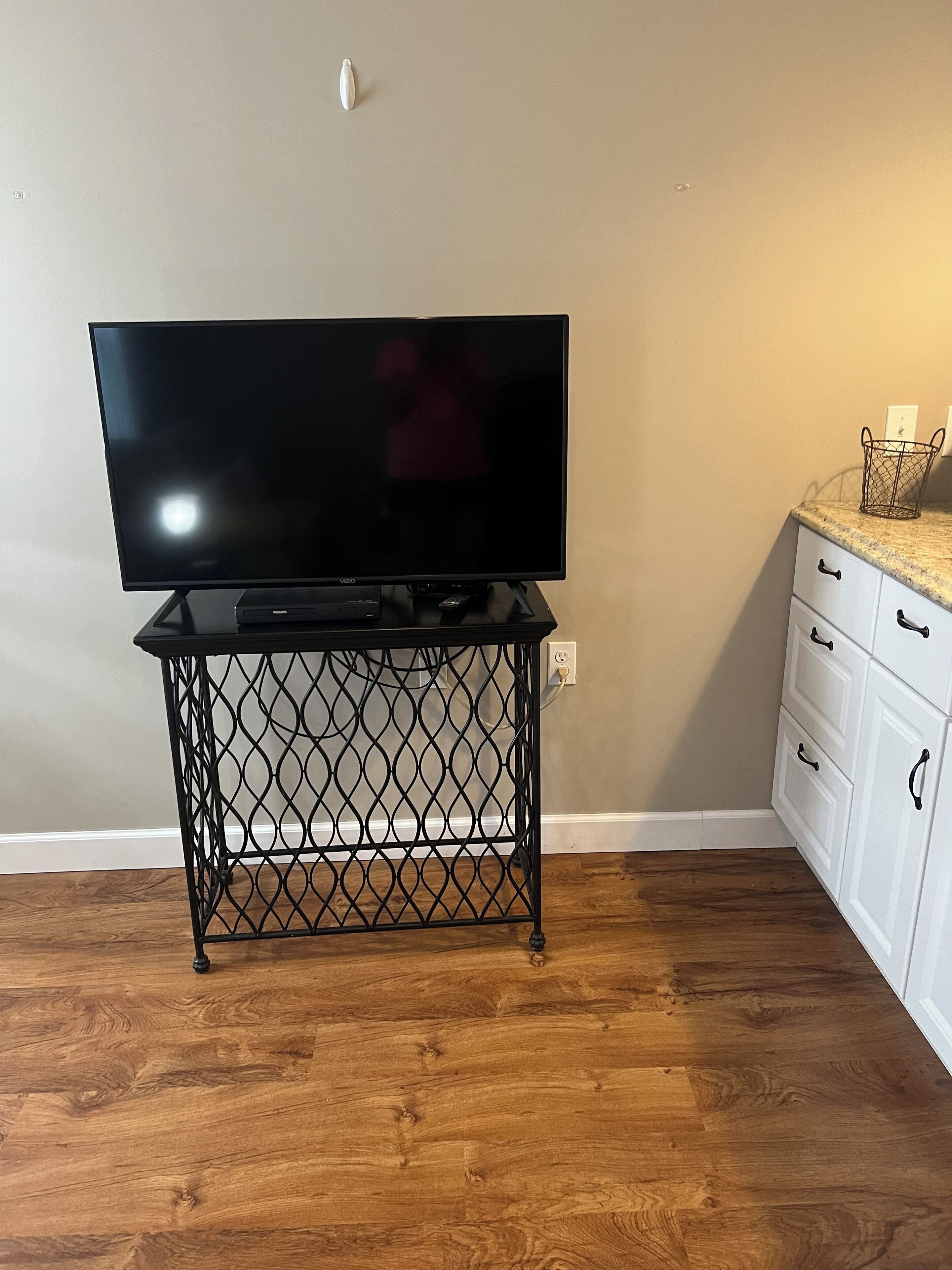 Brown’s cozy bungalow with AC in charming Nortonville