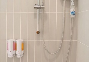 Free toiletries - Ray's Home,3Br with Front Yard,Walkable to Nimman (Chiang Mai)