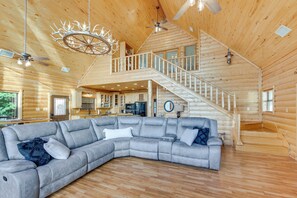 TV, fireplace, books - Lakefront Gladewater Retreat w/ Dock + Hot Tub! (Gladewater)