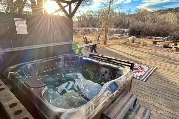 Outdoor spa tub