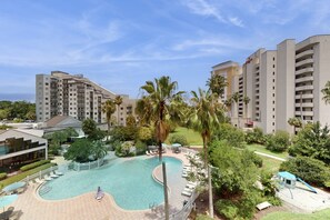 Indoor pool, a heated pool - Spacious Condo with a Kitchenette, AC, Pools, Tennis, & Gym (Orlando)