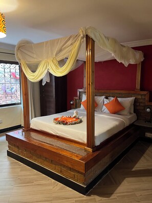 Laptop workspace, free WiFi