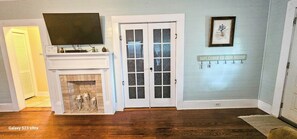 Interior - EUFAULA COTTAGE BY THE LAKE (Georgetown)