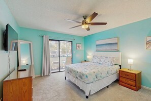 2 bedrooms, iron/ironing board, internet, bed sheets - 2nd-floor condo with balcony, pool, hot tub & close to beach (Myrtle Beach)