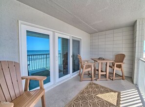 Outdoor dining - Mariner West #507 Cozy 1-Bedroom/2-Bathroom Condo in AMAZING Panama City Beach  (Panama City Beach)
