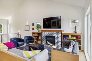 Smart TV, fireplace, offices, computer monitors