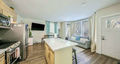 Stylish Deluxe Kitchen /King Bed/Laundry/Free Parking