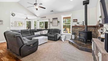 Smart TV, fireplace, offices