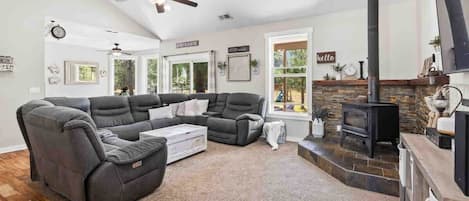 Smart TV, fireplace, DVD player