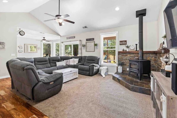 Smart TV, fireplace, DVD player