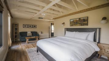 1 soverom, skrivebord, reiseseng for barn og wi-fi (inkludert)