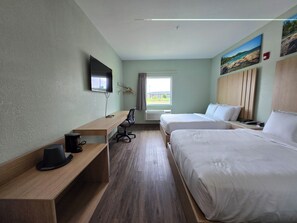 Luxury Suite, 1 Queen Bed, Non Smoking, City View | Desk, free WiFi - Red Lion Inn & Suites Adairsville (Adairsville)